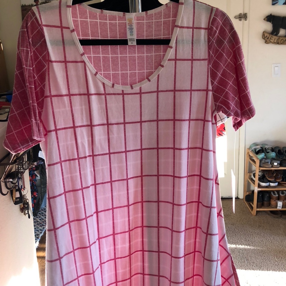 BNWT XS Lularoe Perfect T
